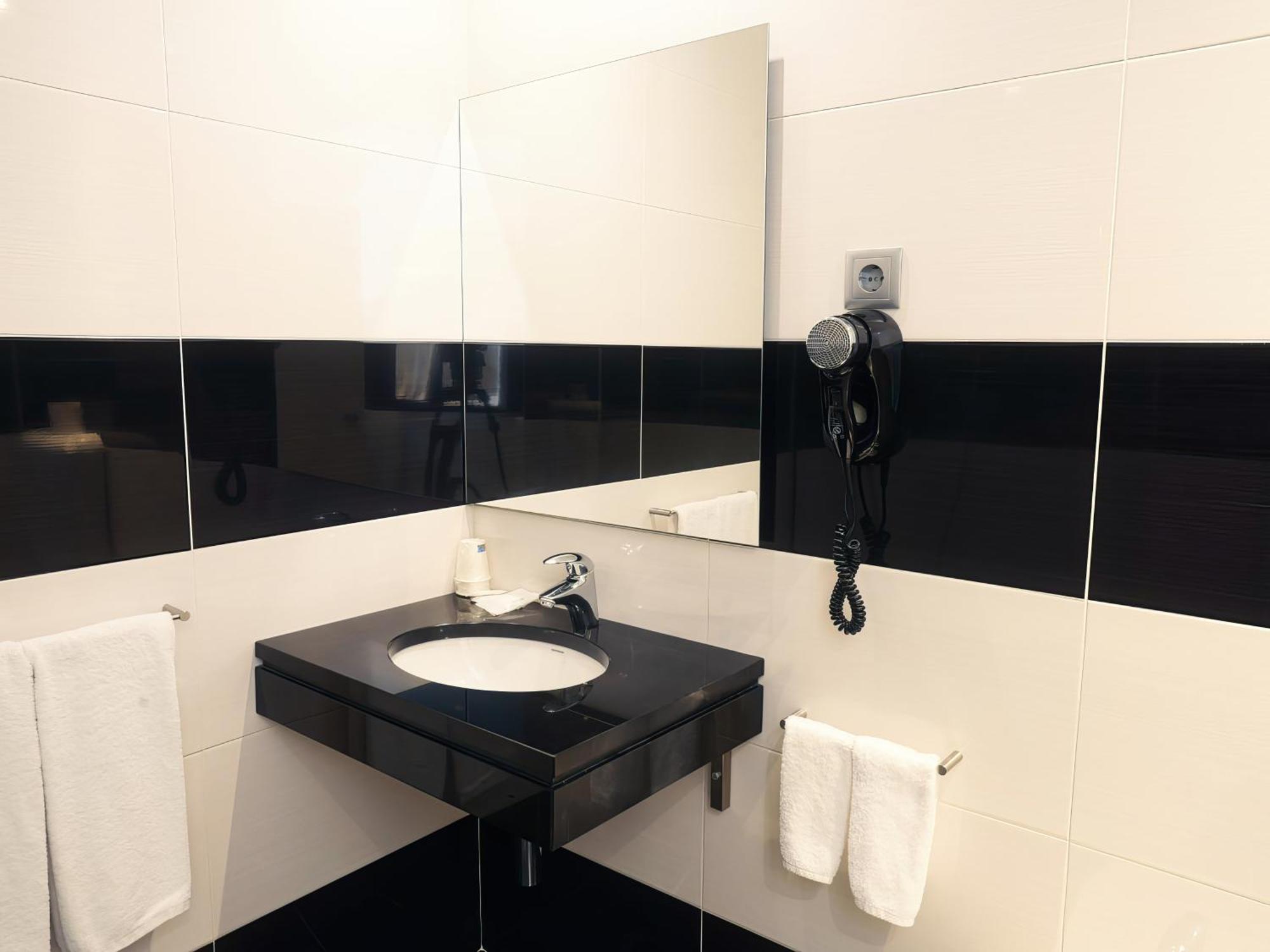 Hotel Sao Francisco Leiria Bagian luar foto