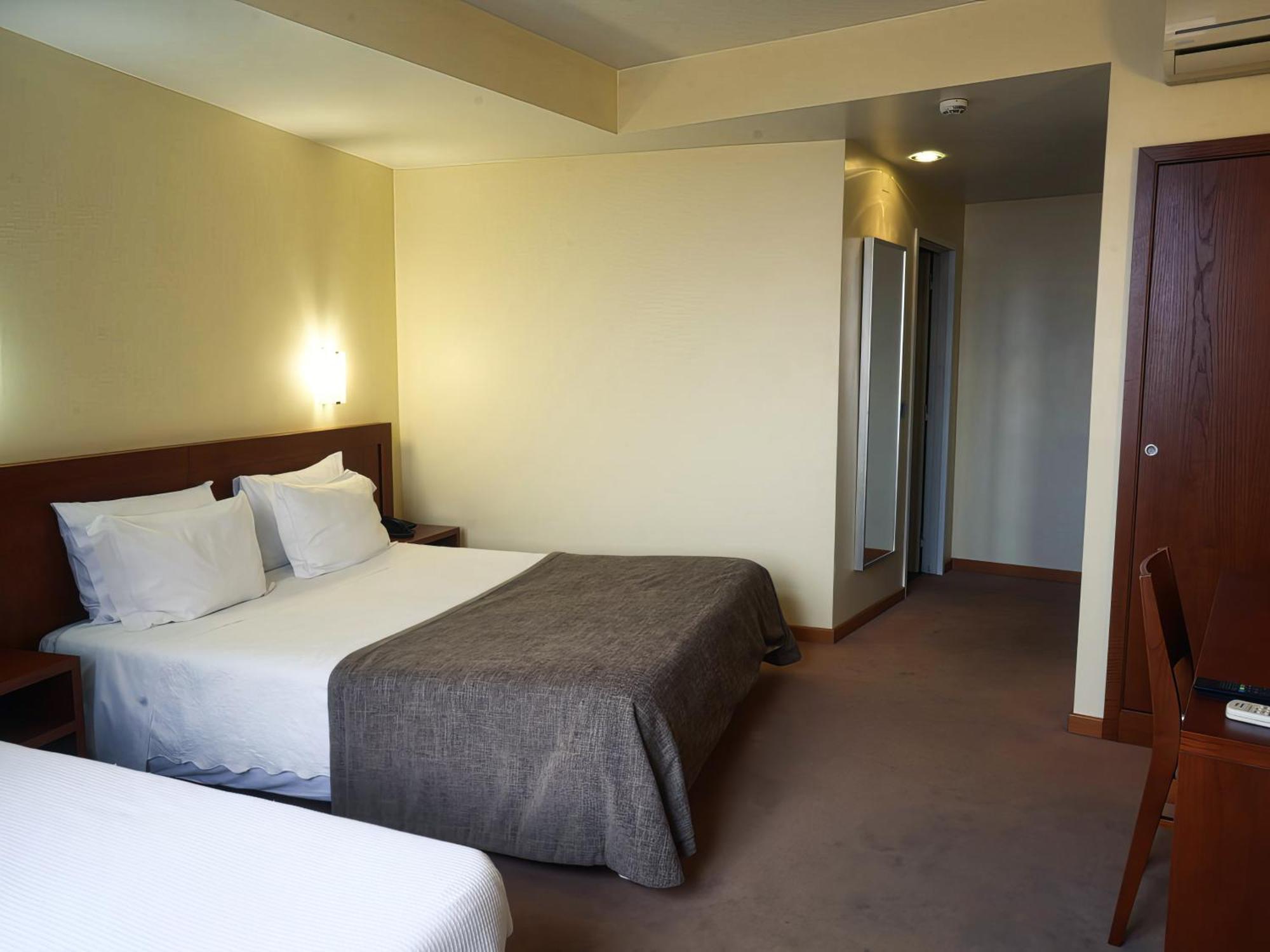 Hotel Sao Francisco Leiria Bagian luar foto